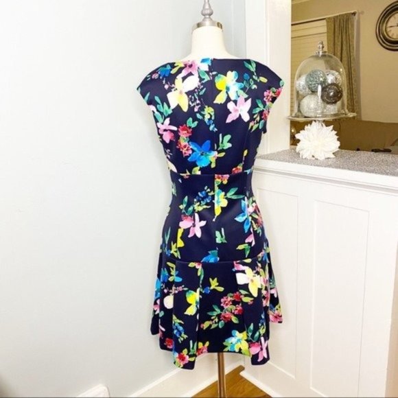 Chaps Black Floral Fit & Flare Scuba Dress 6 Small - Picture 5 of 9
